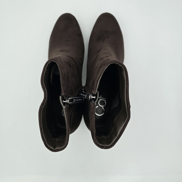 Calvin Klein Uda 2 Faux Suede Heeled Ankle Booties, Chocolate (Brown), Wmns 8.5M - Picture 10 of 16